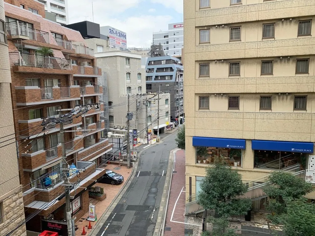 探偵 福岡｜浮気調査：駐車問題と人の目線