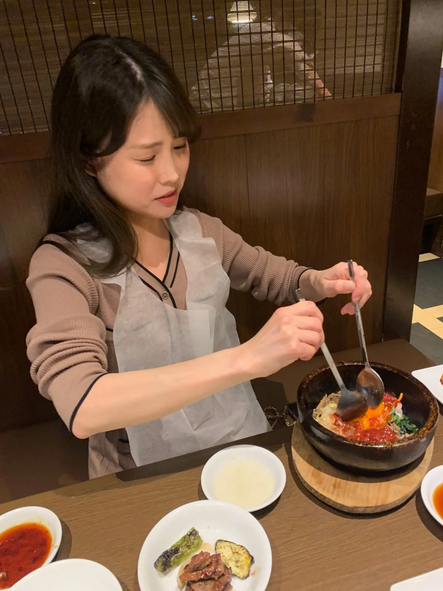 探偵 福岡市｜浮気調査報告書、完勝資料提出後の食事場面等